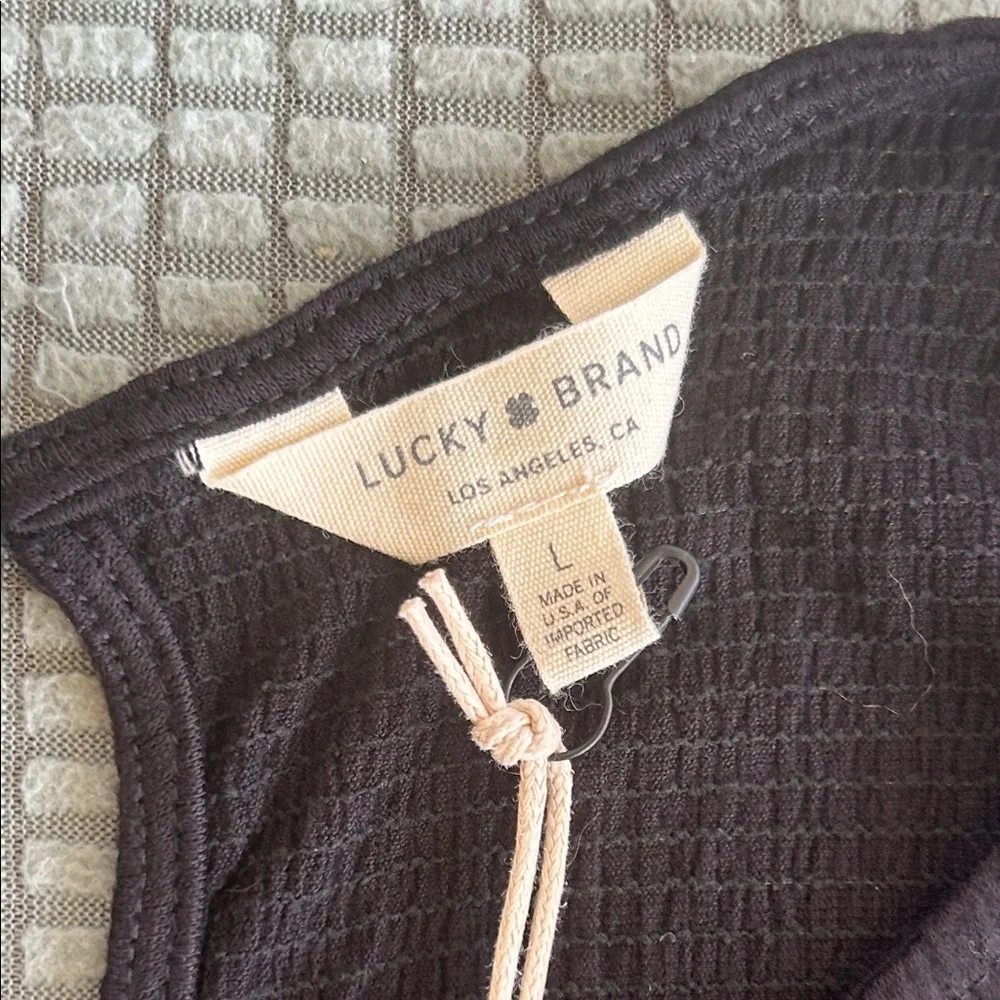 Cold Shoulder Top - Picture 6 of 7